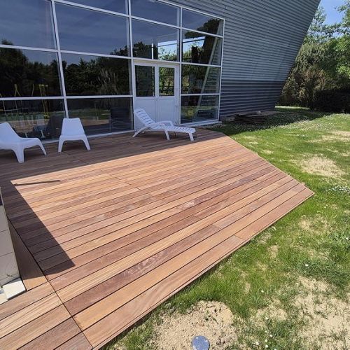 terrasse-bois-exotique-cumaro-aquacentre-pornic-3.jpg
