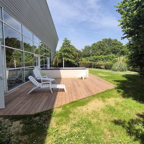 terrasse-bois-exotique-cumaro-aquacentre-pornic.jpg