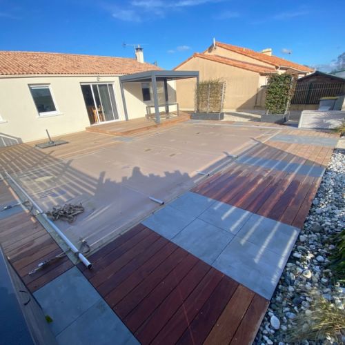 pose-terrasse-bois-pavage-piscine-bouaye 4.JPG